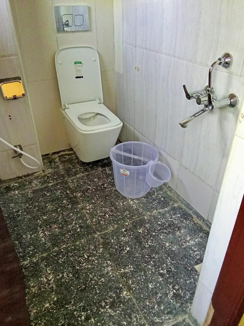 Hotel Titanium Tower チェンナイ エクステリア 写真