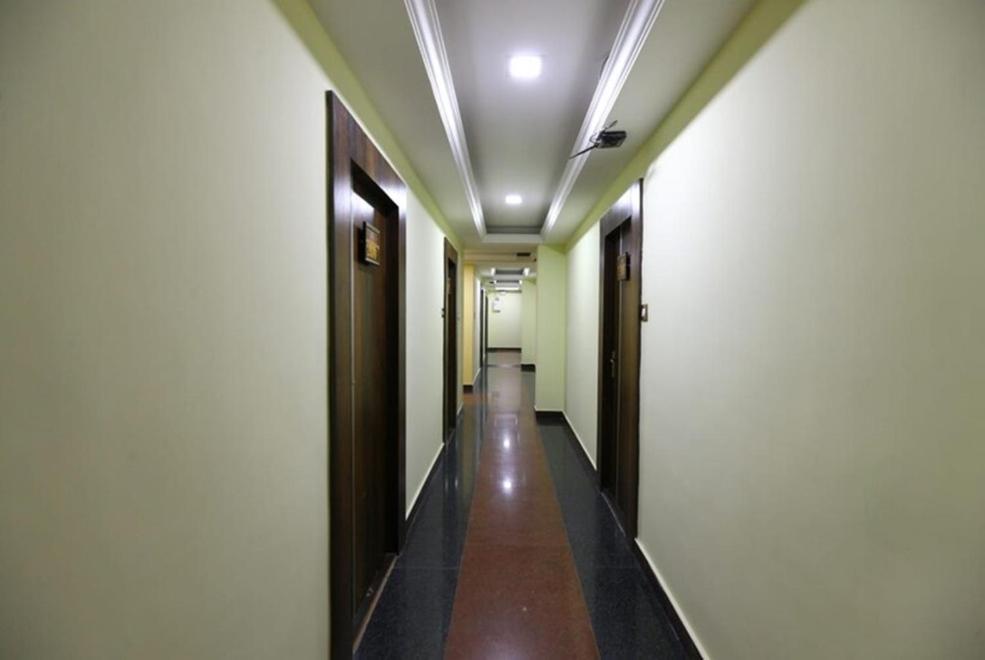 Hotel Titanium Tower チェンナイ エクステリア 写真