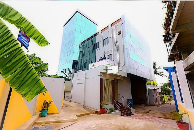 Hotel Titanium Tower チェンナイ エクステリア 写真